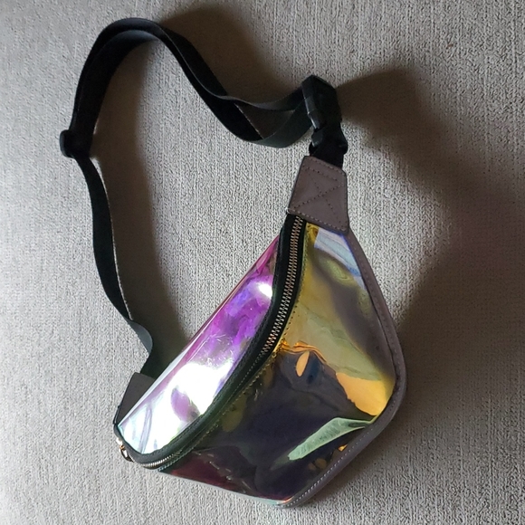 LD Iridescent Vinyl Fanny Pack New - Picture 2 of 5